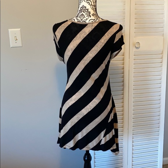 Monamie Blouse - Picture 2 of 9